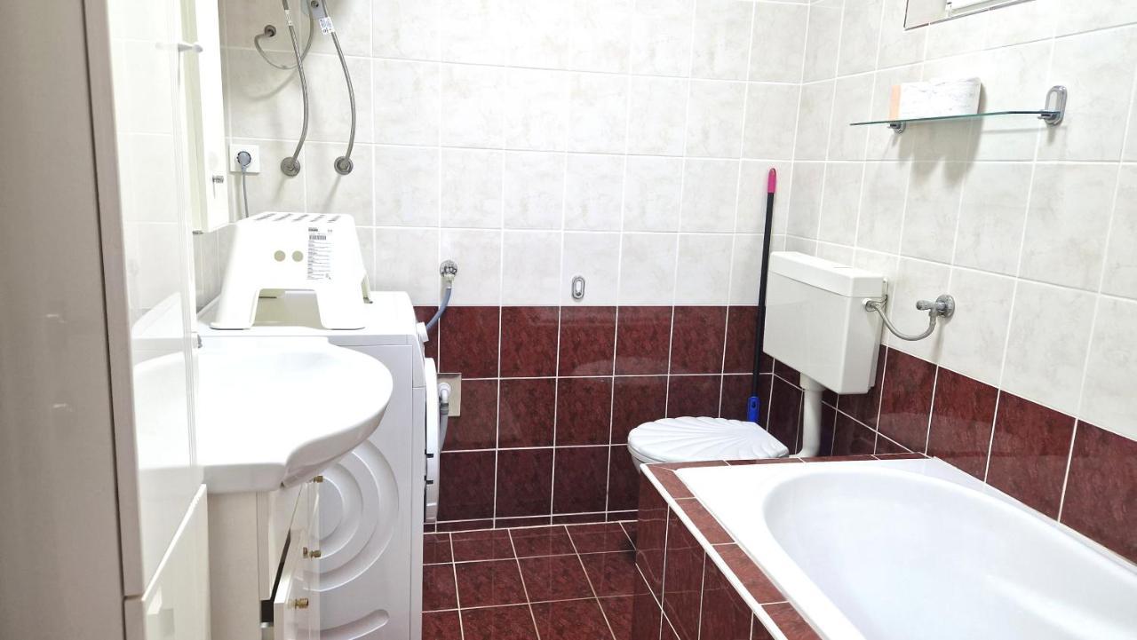 Apartment Lana Krk Town Zewnętrze zdjęcie